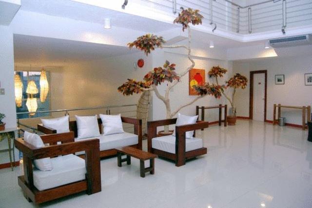 โอโลคอส โรสเวล โฮเต็ลแอนด์เรสเทอรองค์ Hotel Ilocos ภายนอก รูปภาพ