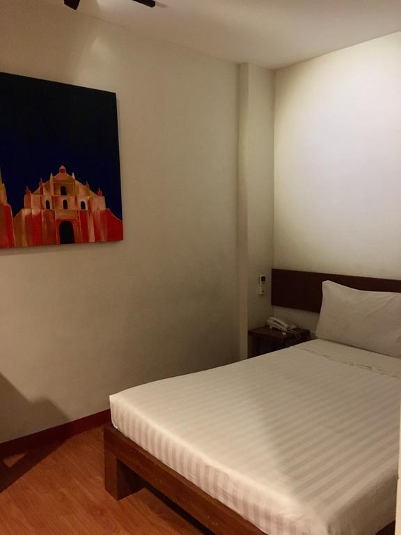 โอโลคอส โรสเวล โฮเต็ลแอนด์เรสเทอรองค์ Hotel Ilocos ห้อง รูปภาพ